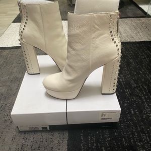 Brand New! Sold Out! Dolce Vita Liv Bootie